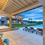 Апартаменти Luxury Marigold View I Comfort Sauna & Infinity Pool
