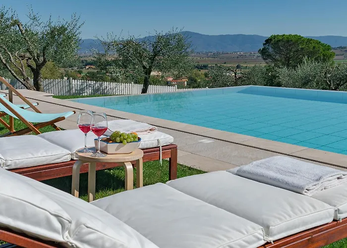 Luxury Marigold View I Comfort Sauna & Infinity Pool Apartment