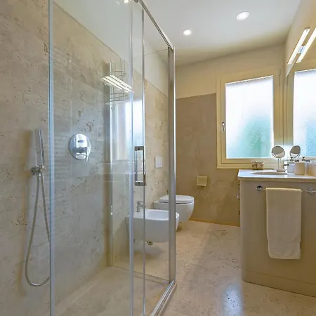 Luxury Marigold View I Comfort Sauna & Infinity Pool Appartement *