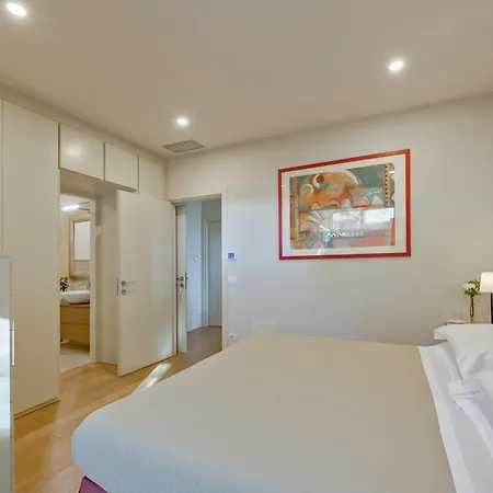 Luxury Marigold View I Comfort Sauna & Infinity Pool Appartement *